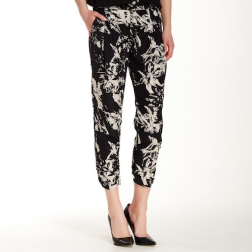 Parker Devlin Ruched Crop Pant Black Floral